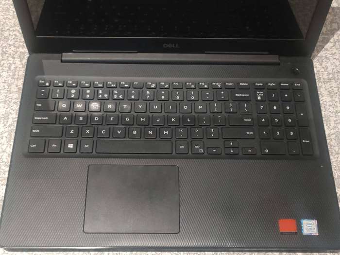 Dell Inspiron 15.6" Display Intel Core i7 8th Gen AMD Radeon Graphics Card for SPARES/REPAIRS