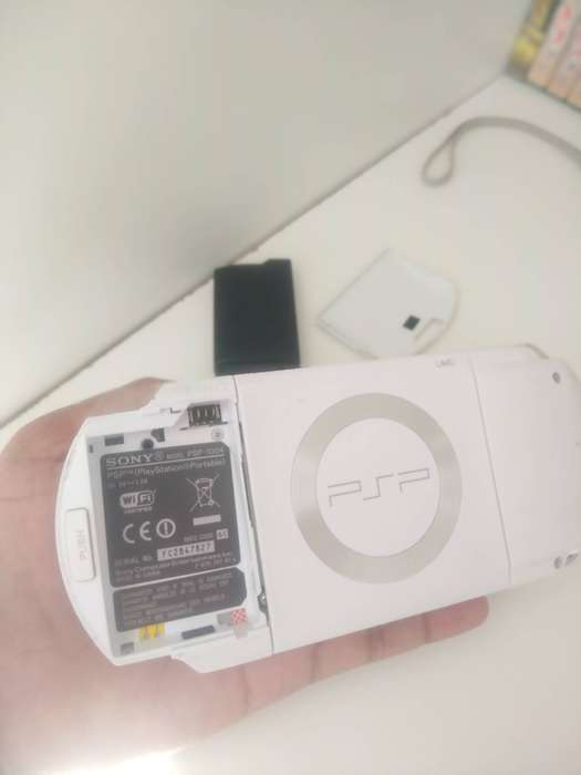 PSP Console (1004 Model - White Edition) + 10 Games