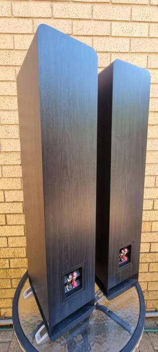 PolkAudio Signature Elite ES50 Floor-Standing Speakers pair