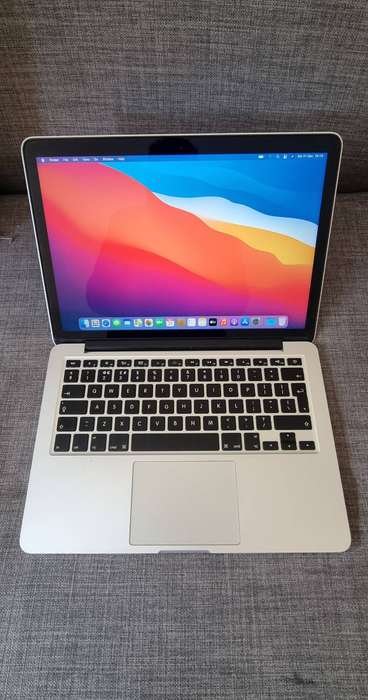 Mid 2014 MacBook Pro 13"| Core i5@2.8ghz, 8GB Ram, 128GB SSD mac its in good looking