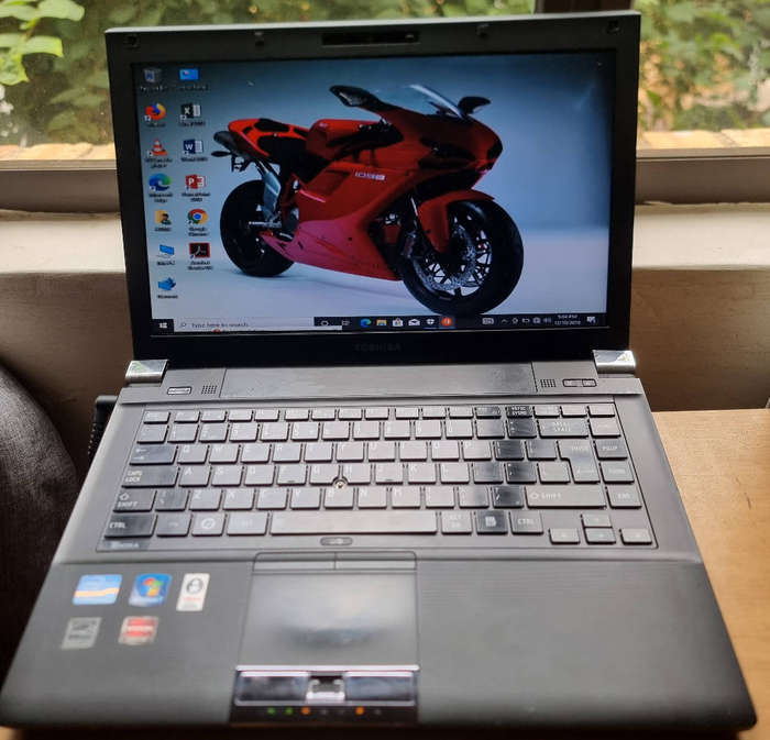 CORE I5 TOSHIBA TECRA LAPTOP 8GB  RAM500GB