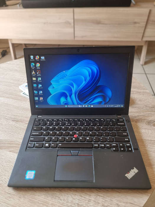6th gen core i5 lenovo thinkpad x260  16gb ddr4 ram512SSD