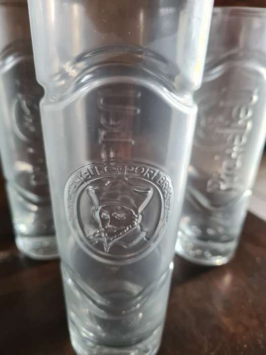 8 x Richelieu glasses