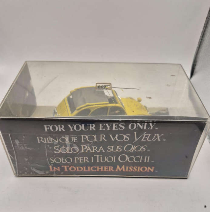 James Bond 007 collectible diecast model yellow Citroën 2CV