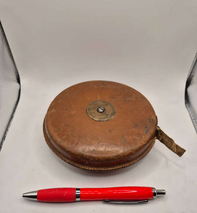 Antique 1920s Chesterman Sheffield leather case tape measure