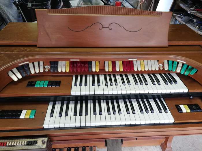 Lowrey automatic rhythm organ