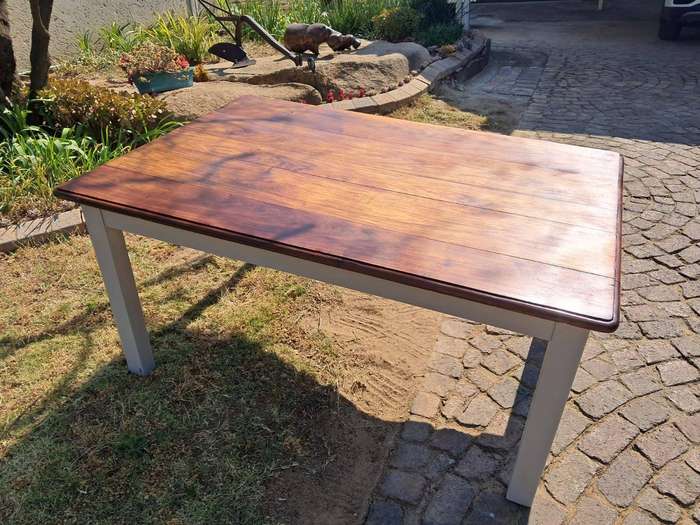 Tamboti solid wood- patio table