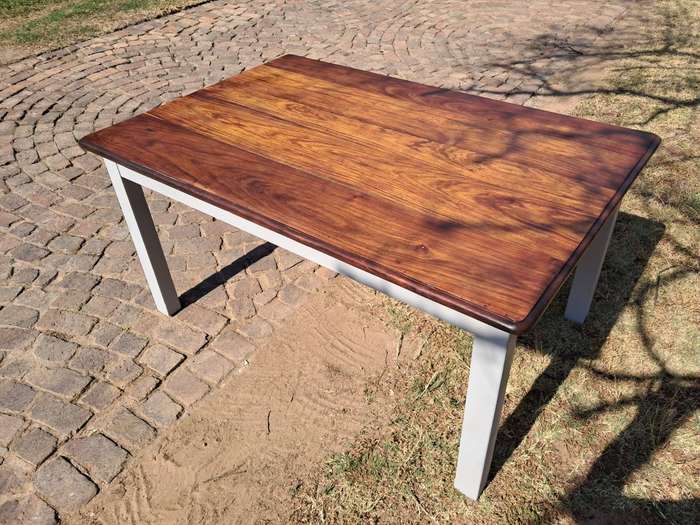 Tamboti solid wood- patio table