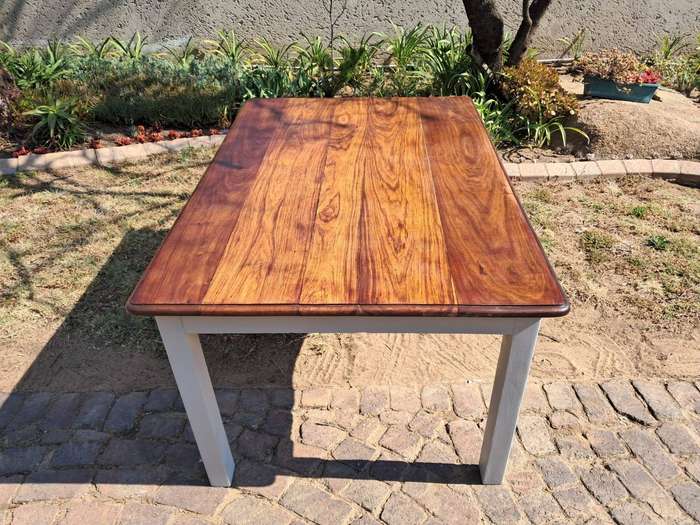 Tamboti solid wood- patio table