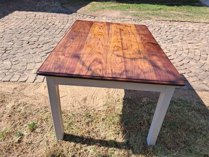 Tamboti solid wood- patio table