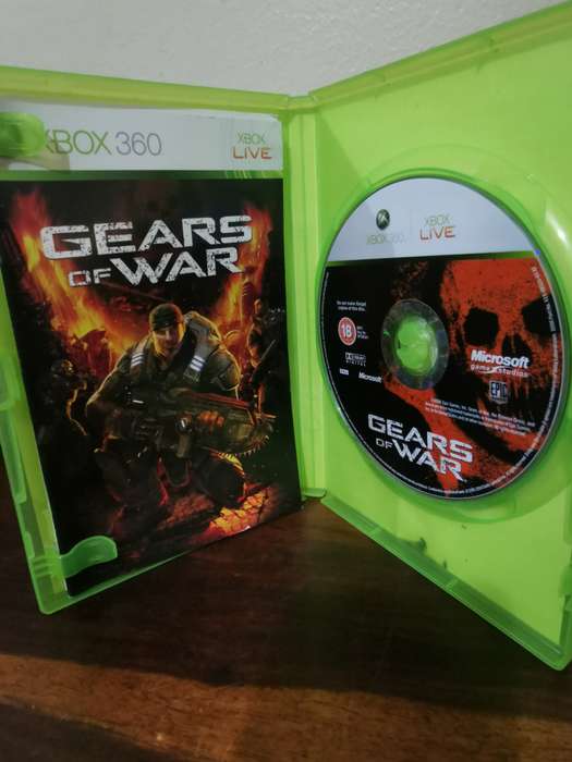 Gears of War on Xbox 360 with Booklet