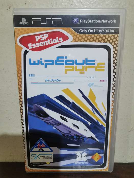 Wipeout Pure on PSP with Booklet