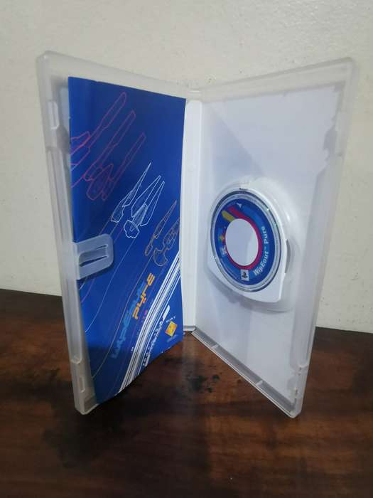 Wipeout Pure on PSP with Booklet