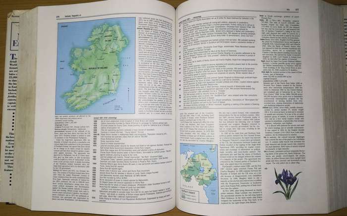 Webster's new world encyclopedia (1220 pages)