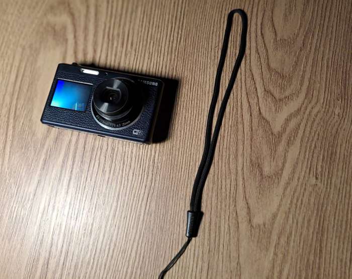 Samsung DV180F Dual Screen digital camera