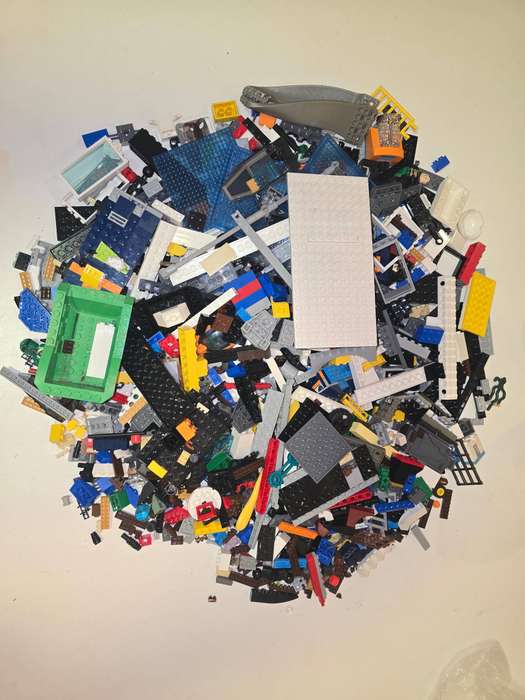 2kg Mixed Bag original Lego Lot 1 of 2