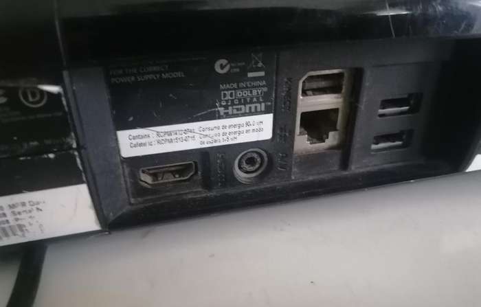 XBOX 360 CONSOL WITH 6 GAMES AND KINECT