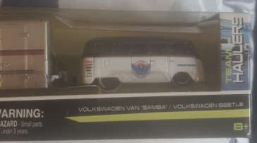 MAISTO DESIGN VOLKSWAGEN VaN "SAMBA" / VOLKSWAGEN BEETLE
