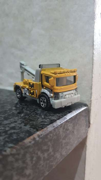 MATCHBOX URBAN TOW TRUCK
