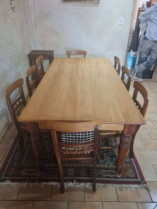 Antique Elegant Solid wood 8-Seater Dining Set