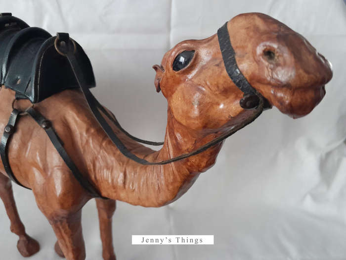 Vintage Leather wrapped camel figurine - Handmade in India (33 x 30 x 8cm)