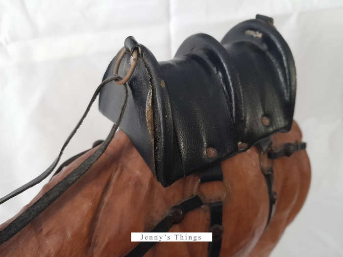 Vintage Leather wrapped camel figurine - Handmade in India (33 x 30 x 8cm)