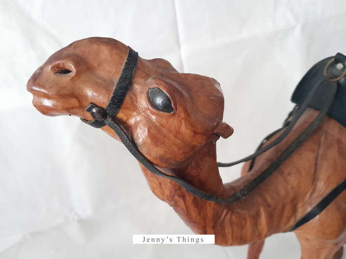 Vintage Leather wrapped camel figurine - Handmade in India (33 x 30 x 8cm)