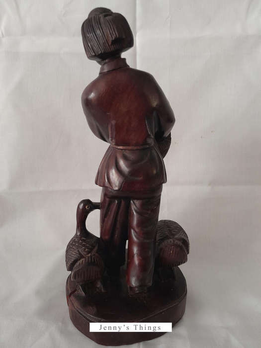 Wooden Chines figurine - Girl feeding geese (Height 27cm)