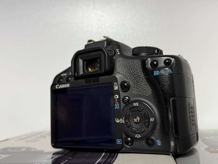 Canon EOS 500D DSLR Camera Kit ( 15.1 Megapixel / Full HD video )