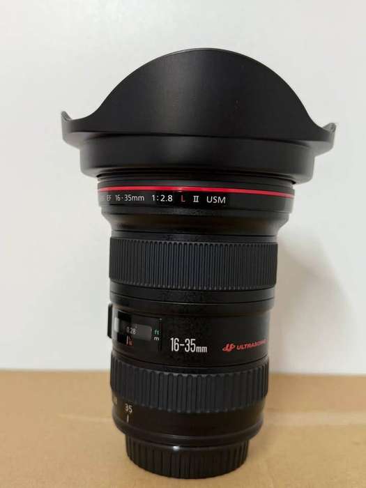 Canon EF 16-35mm 1:2.8 L II USM Ultrasonic Lens ( Ultra Wide )