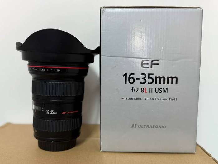 Canon EF 16-35mm 1:2.8 L II USM Ultrasonic Lens ( Ultra Wide )