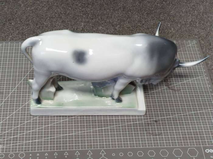 Herend Porcelain Figurine  Hungarian Grey Ox (Hand-Painted, Hungary)