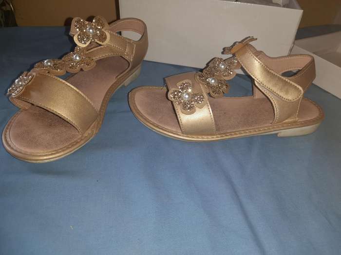 Girls sandals