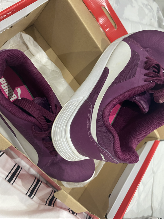 Ladies puma tekkies