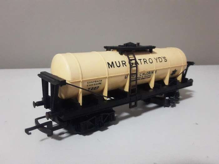 Hornby Locomotive and Rolling Stock Bundle