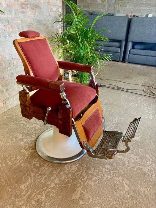 Antique Victorian Oak (Kochs Columbia) Barber Chair