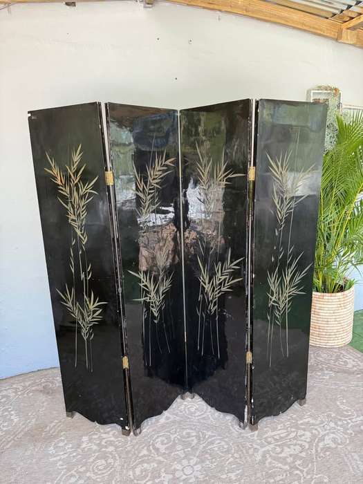 Oriental Black Lacquer Mother of Pearl and Jade screen / Room divider