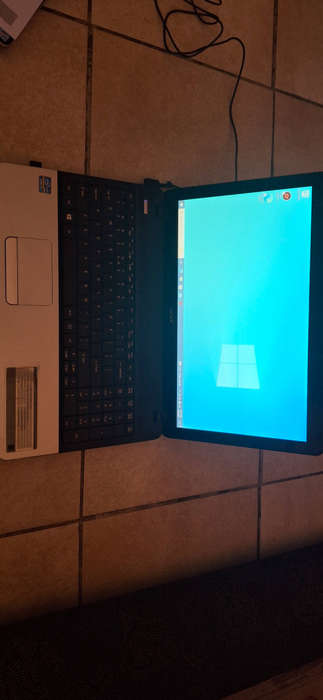 ACER i3 LAPTOP