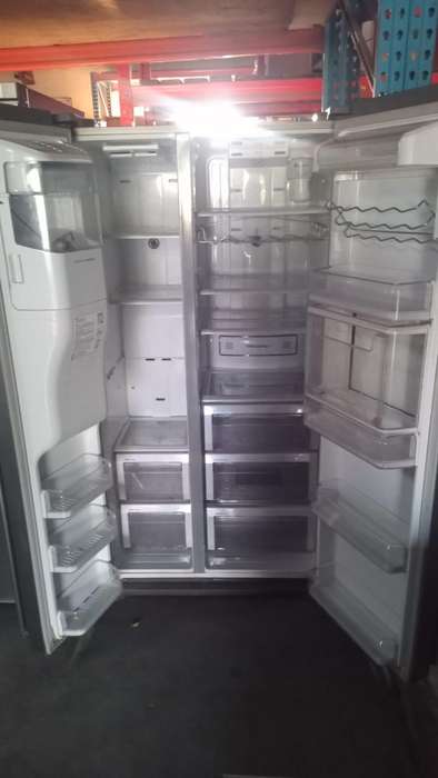 Samsung side by side Fridge Freezer silver