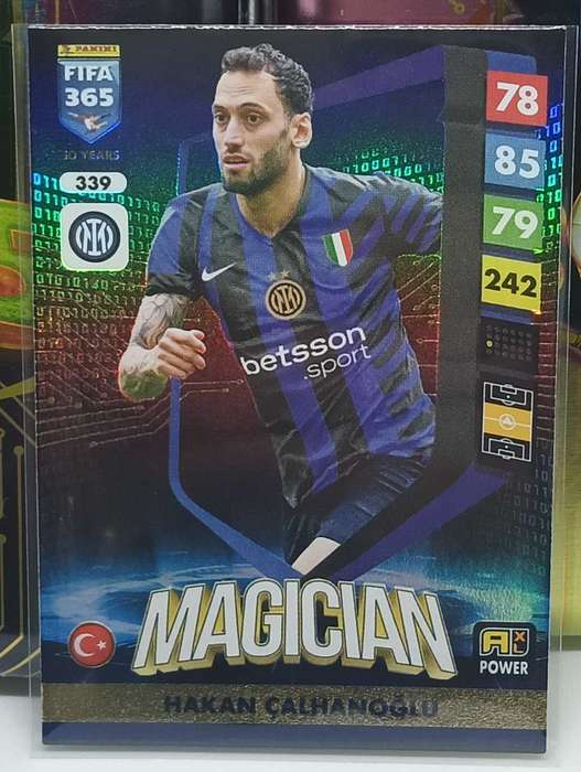 PANINI- FIFA365 2025- MAGICIAN- HAKAN CALHANOGLU #339