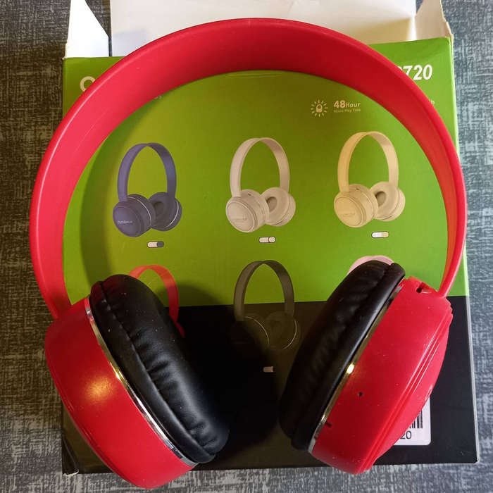 BLUETOOTH HEADPHONES NEW