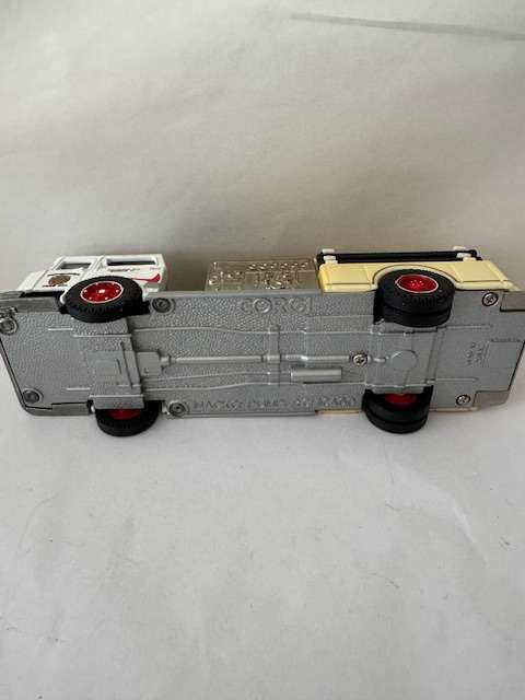 Corgi - Classics - Mack CF Pumper