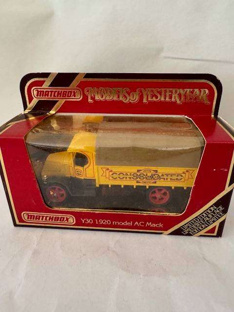 Matchbox - MOYY Y30 - 1920 Model AC Mack Truck - CML - Limited Edition