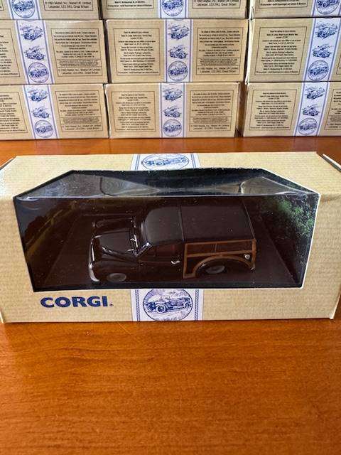 Corgi 96871 - Morris Minor Traveller