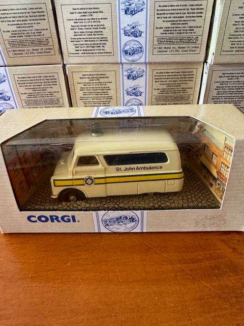Corgi 96923 - Bedford Dormobile