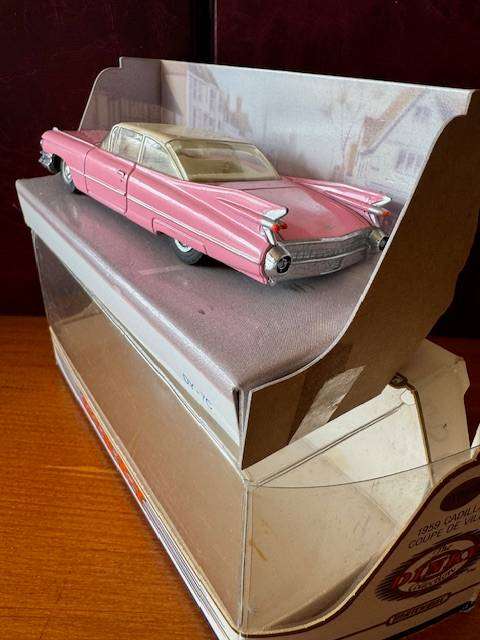 Dinky Collection - DY007/C - 1959 Cadillac Coupe De Ville