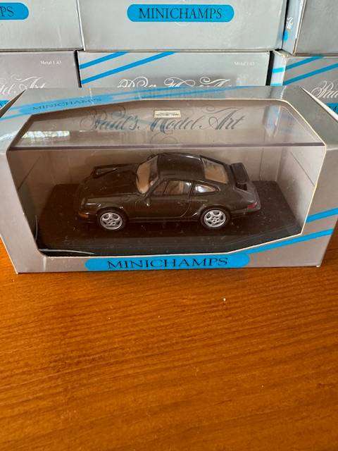 Minichamps - Porsche 911 Carrera 2/4