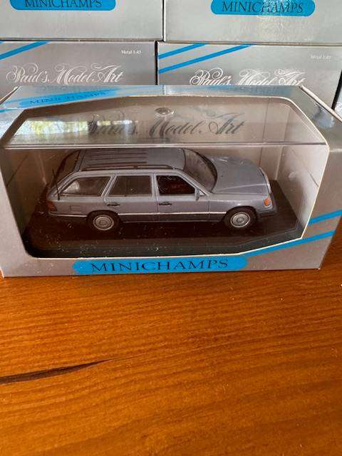 Minichamps - Mercedes 230 TE
