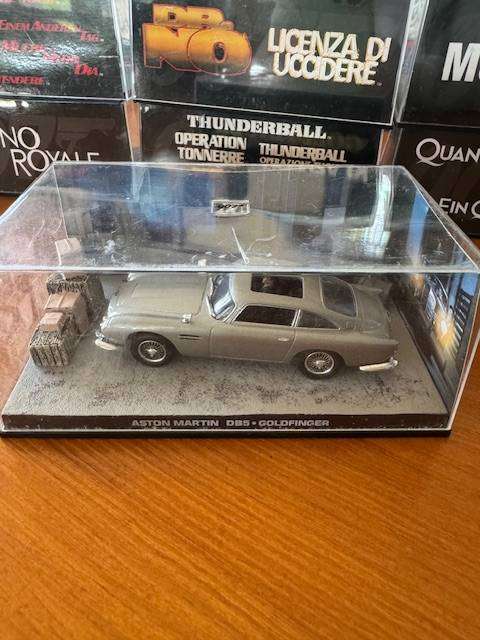James Bond 007 - Goldfinger - Aston Martin DB5