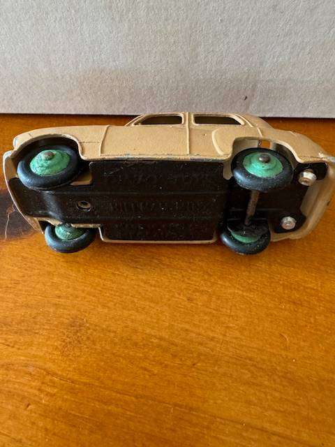 Dinky Toys 154 - Meccano - Hillman Minx Saloon